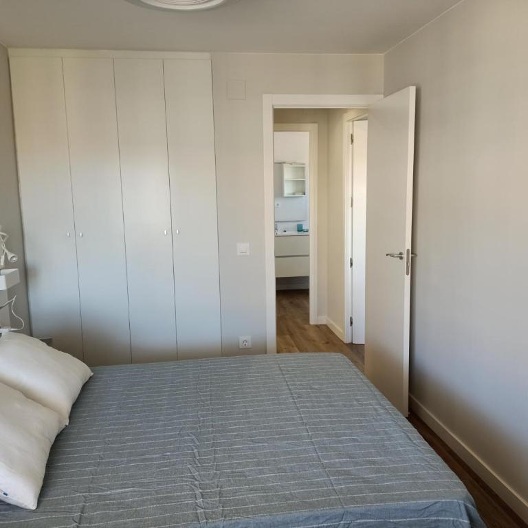 SEAFRONT APARTMENT PINEDA BEACH - Two-Bedroom Apartment - 7