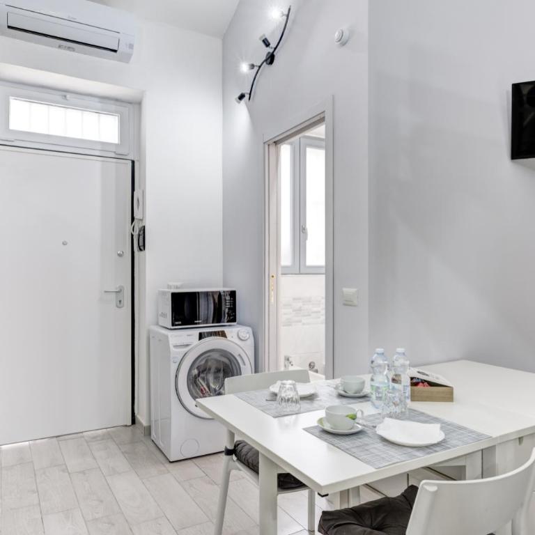 San Donato - Grazioso Moderno Monolocale - 600 m Metro Principi d'Acaja - Appartamento con 1 Camera da Letto - 17