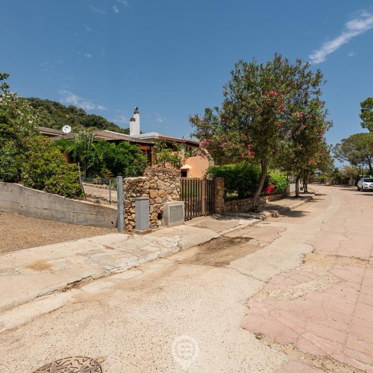 Casa Adele - Steps to Cala Sinzias Beach - Three-Bedroom House - 38