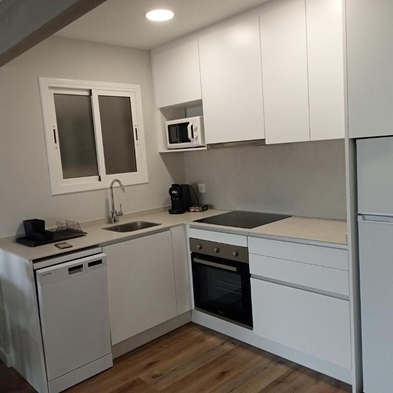 SEAFRONT APARTMENT PINEDA BEACH - Two-Bedroom Apartment - 5