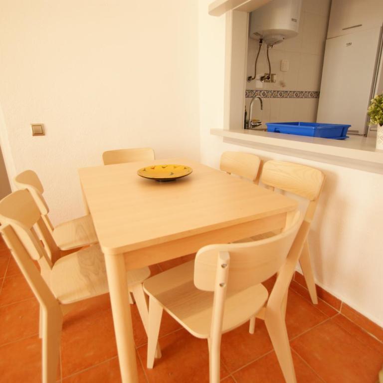 Casa a 400m de playa, 3 habitaciones, 2 baños y jardín - Apartment - 3