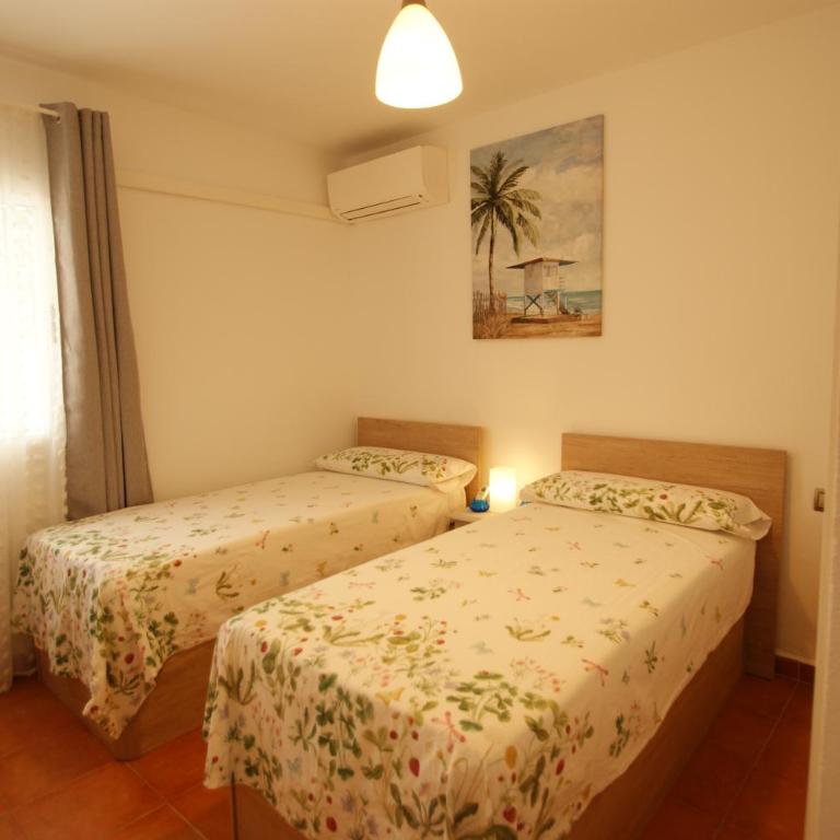 Casa a 400m de playa, 3 habitaciones, 2 baños y jardín - Apartment - 6