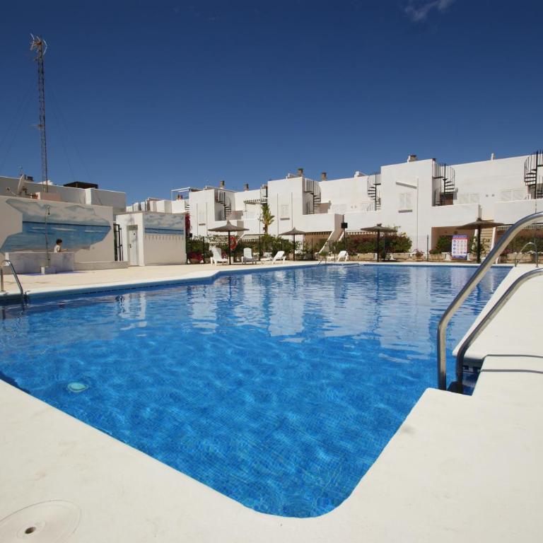 Casa a 400m de playa, 3 habitaciones, 2 baños y jardín - Apartment - 13