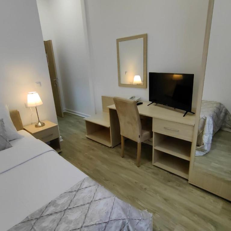 Hotel N - Small Single Room - 1