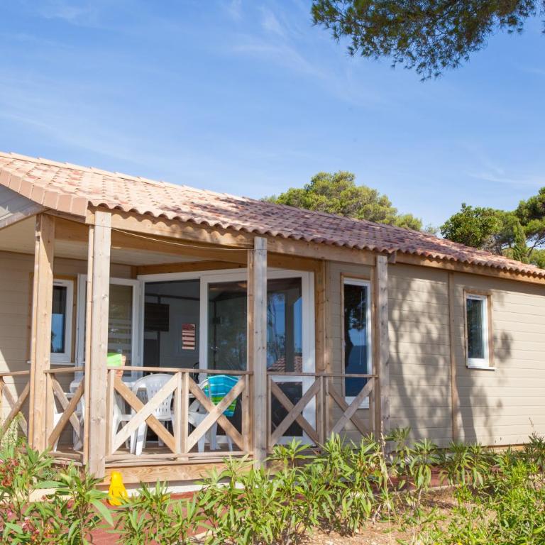 Camping Le Camp Du Domaine - Mobile Home - 1