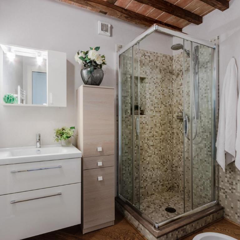 Helene Smart Flat with Elevator inside Lucca - Appartamento con 2 Camere da Letto - 21