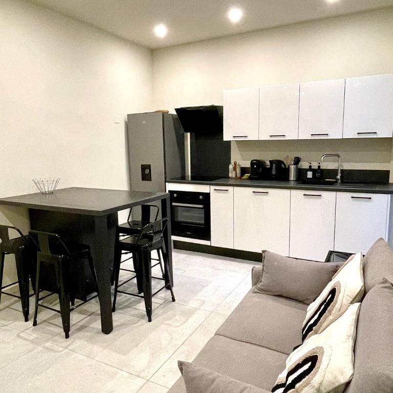 T3 en centre-ville avec extérieur - Apartamento de 2 dormitorios - 2