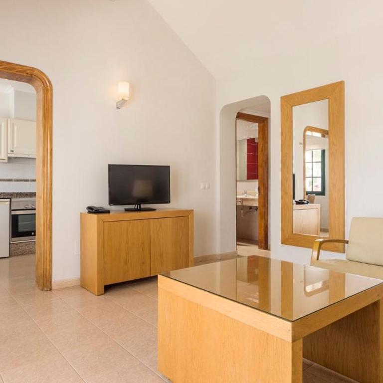 ILUNION Costa Sal Lanzarote - Two-Bedroom Bungalow (2 Adults + 2 Children) - 8