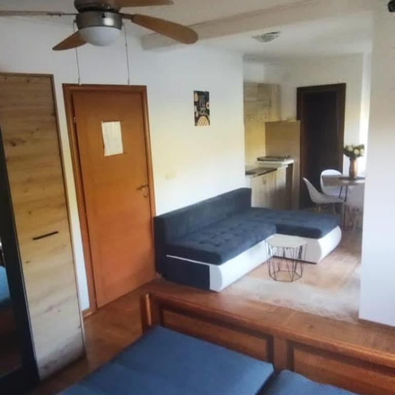 Guest House Zuber - Studio sa Balkonom - 14