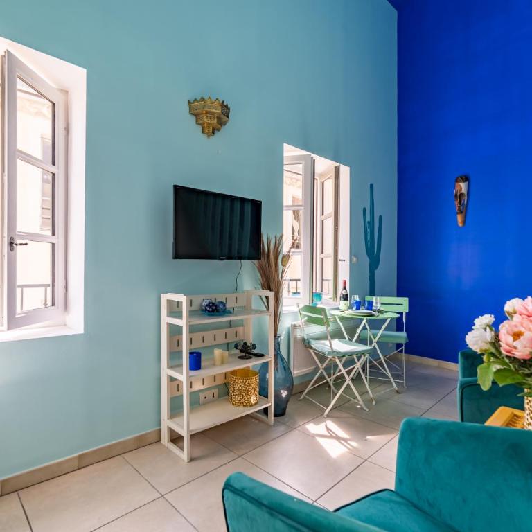 Le Rêve Bleu Majorelle - Duplex sur les toits - Une Nuit à Nîmes - Apartamento de 1 dormitorio - 1
