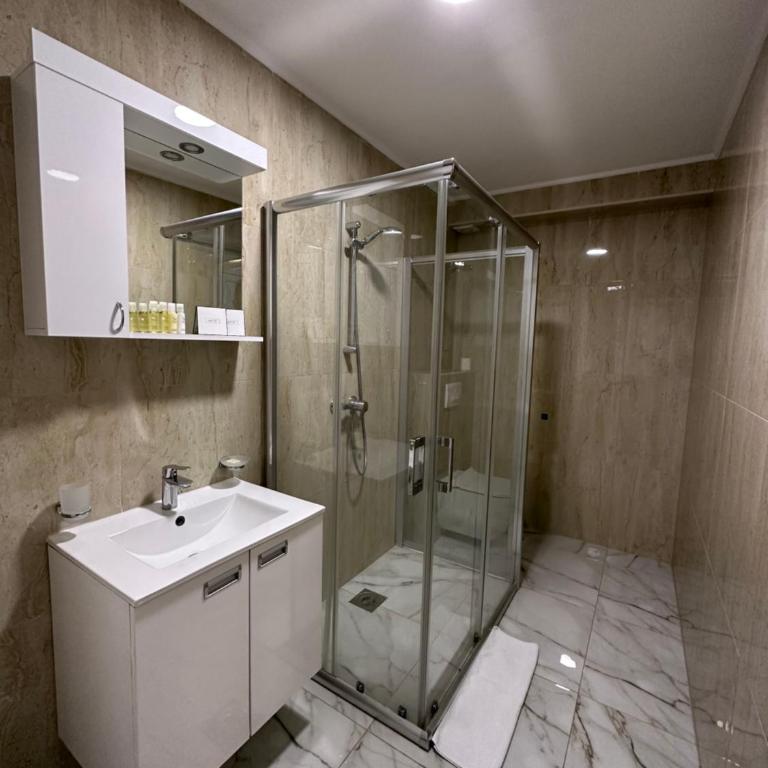 Hotel MonteNino - Family Room in Basement - 2