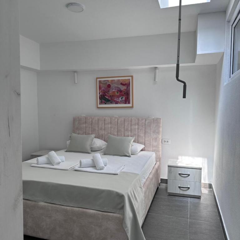 Hotel MonteNino - Family Double Room in Basement - 2