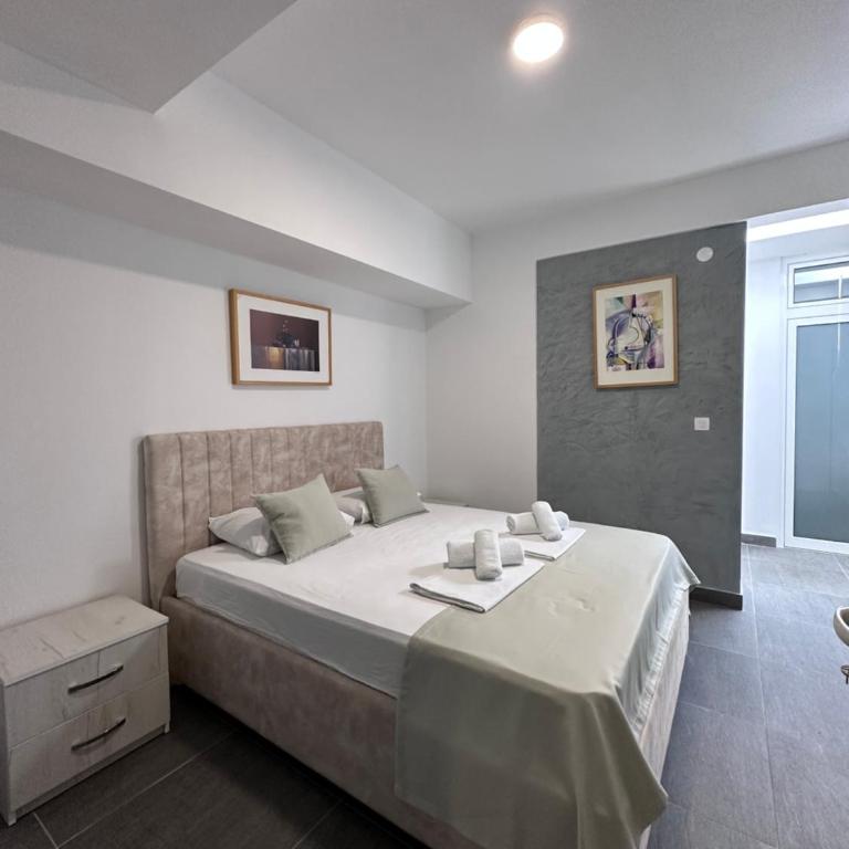 Hotel MonteNino - Family Double Room in Basement - 6
