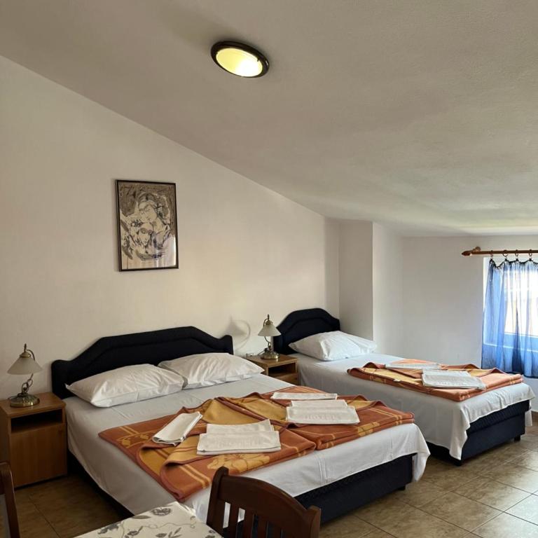 Apartmani Goran i Jelena Zec - Trokrevetna Soba - 11