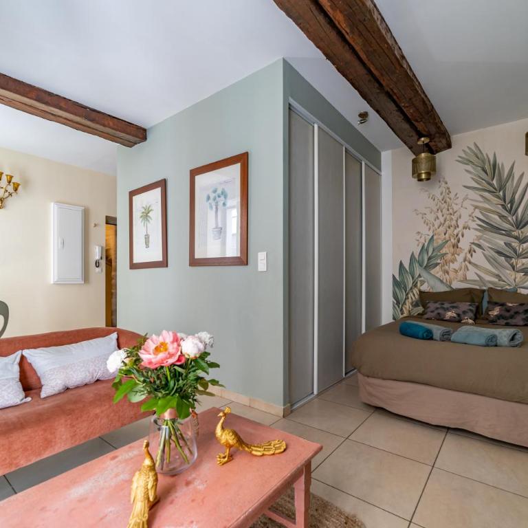 L'écrin vert luxuriant - Halles & Cathédrale - Une Nuit à Nîmes - Apartamento de 1 dormitorio - 3
