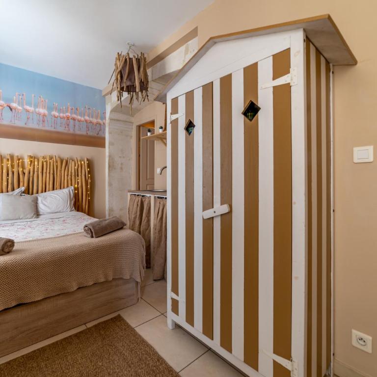 La Cabane Camarguaise en centre ville - Une Nuit à Nîmes - Apartamento de 1 dormitorio - 3