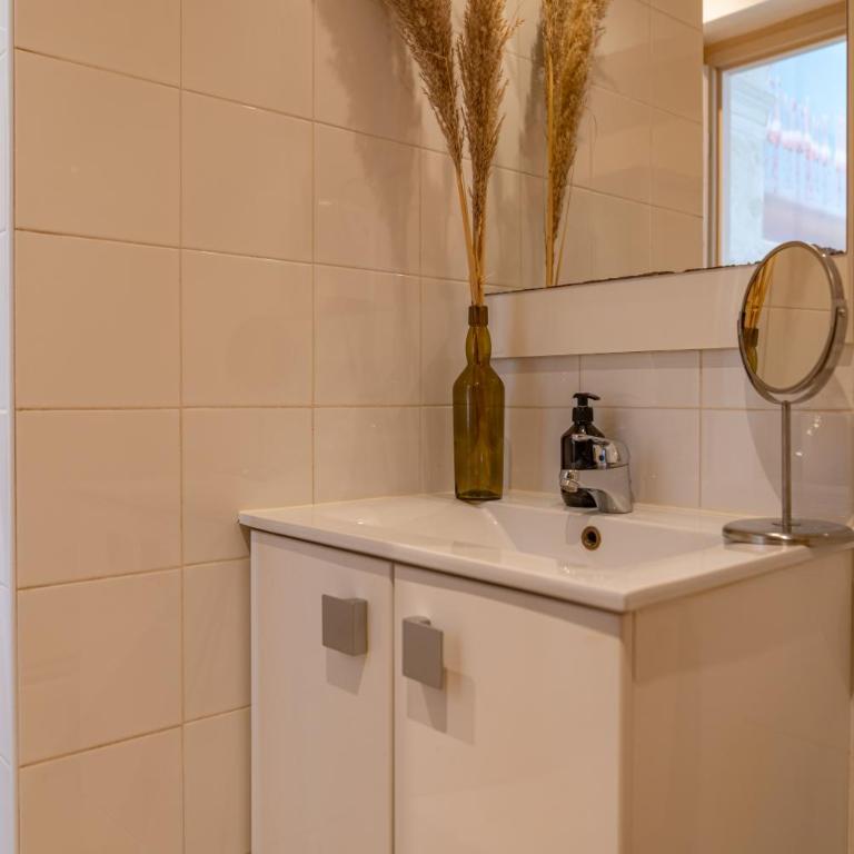 La Cabane Camarguaise en centre ville - Une Nuit à Nîmes - Apartamento de 1 dormitorio - 18