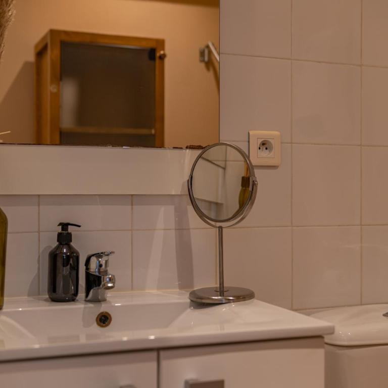 La Cabane Camarguaise en centre ville - Une Nuit à Nîmes - Apartamento de 1 dormitorio - 19