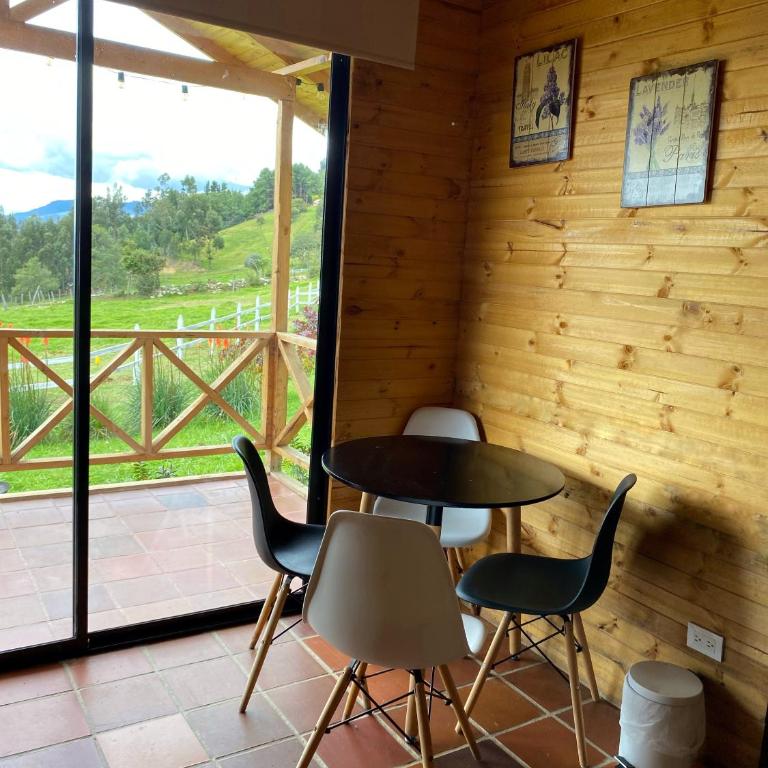 Altozano Cabañas - Habitación Familiar con vistas al lago - 6
