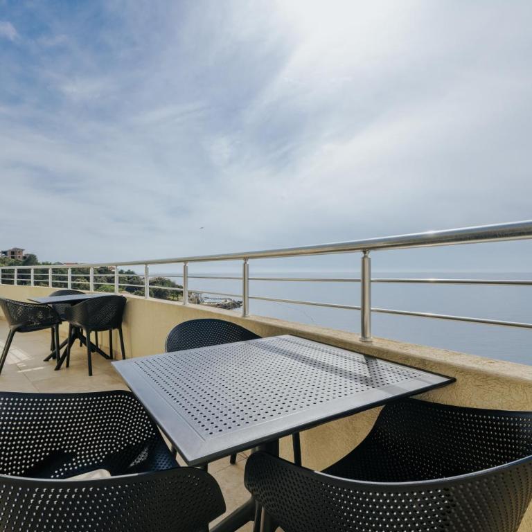 MonteCasa Seaview Rooms - Penthouse Apartment - 4