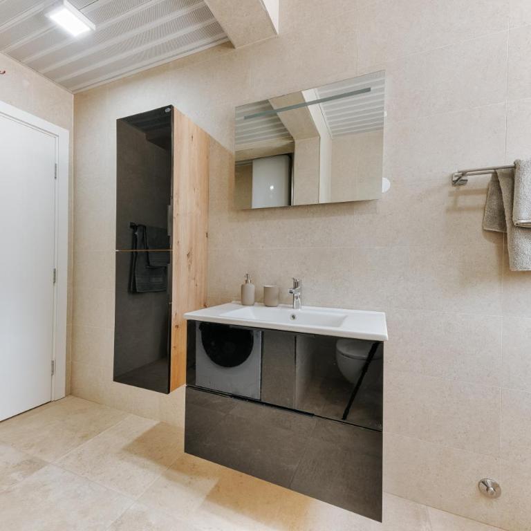 MonteCasa Seaview Rooms - Penthouse Apartment - 16