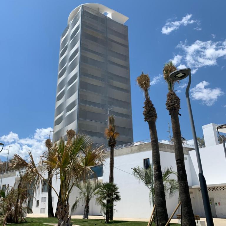 CASA CASU NEW STUNNING 3 BED RAISED GROUND FLOOR APARTMENT & HUGE BALCONY WITH SEA POOL & MOUNTAIN VIEW INDOOR & OUTDOOR SWIMMING POOLS & GYM WALKING DISTANCE TO BEACH PORT Estepona TRAVELLER AWARD 2023 - Three-Bedroom Apartment - 52