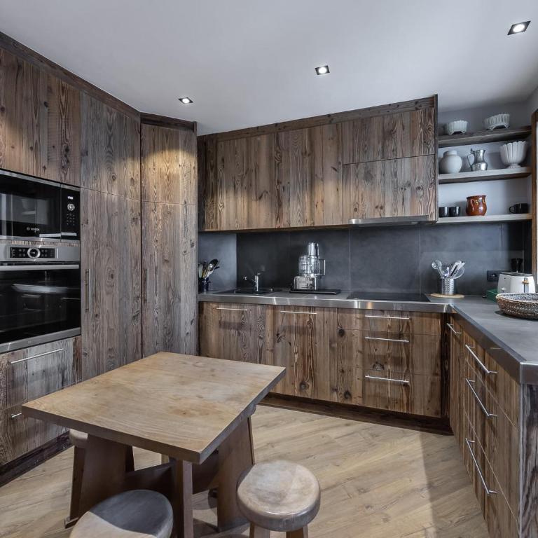 Appartement rénové 5 chambres avec balcon, cheminée et Wifi à 400m du centre de Megève - FR-1-453-170 - Appartement (10 Adultes) - 4