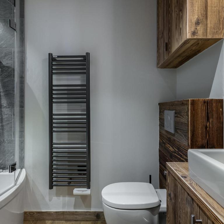 Appartement rénové 5 chambres avec balcon, cheminée et Wifi à 400m du centre de Megève - FR-1-453-170 - Appartement (10 Adultes) - 8