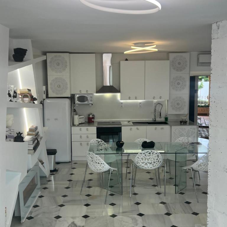 FASCINANTE Hogar en Cabo Pino en MARBELLA - Two-Bedroom Apartment - 34