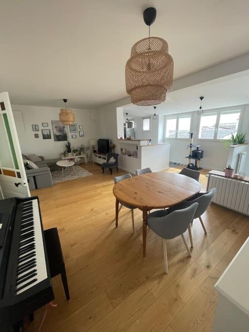 Maison & ses 2 chats - Appartement 2 Chambres - 6