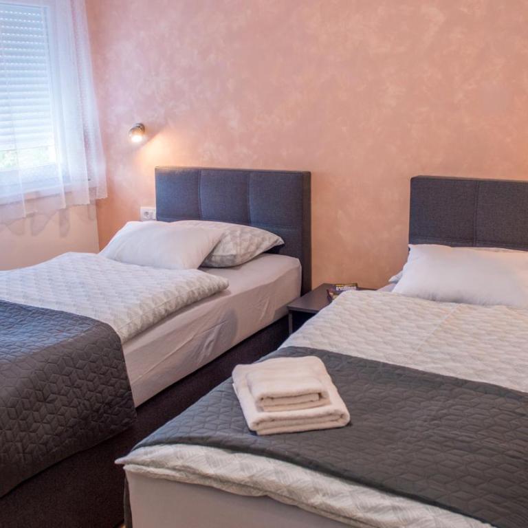 Candy Loft Apartment - Two-Bedroom Apartment - 10