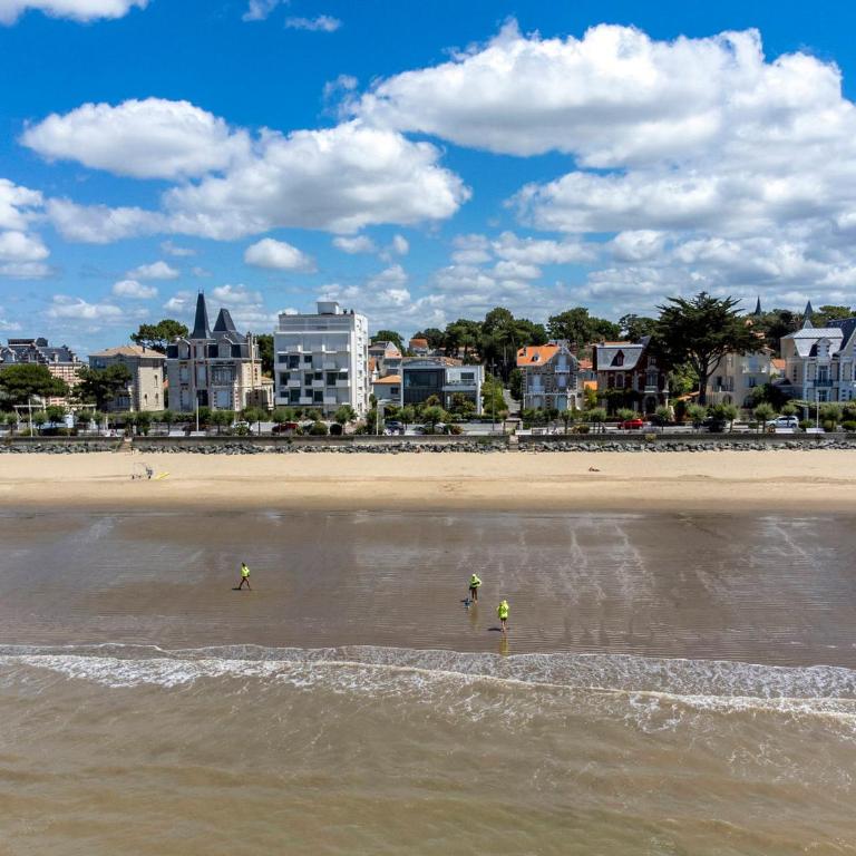 Studio Centre-Ville Royan : Plages et Commerces à Pied, Balcon, Parking Gratuit - FR-1-550-7 - Estudio - 9