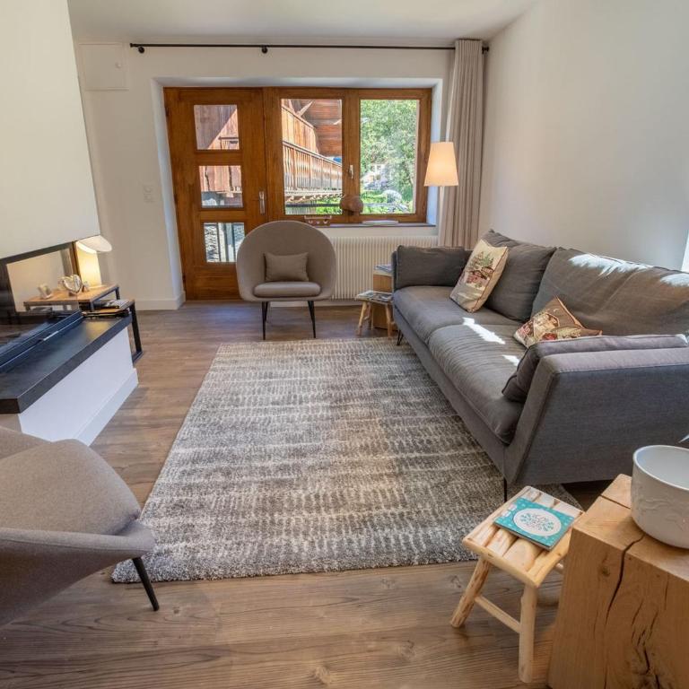 Chalet rénové et calme avec cheminée et parking couvert - FR-1-688-17 - Chalet - 7