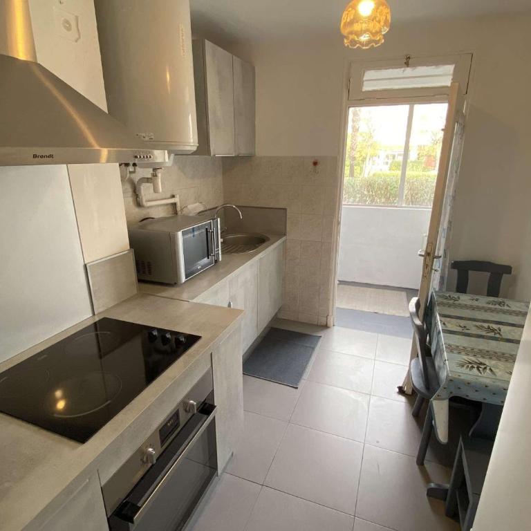 Appartement 3 pièces, 6 couchages, parking, proche plage et commerces, Fréjus - FR-1-226A-152 - Appartamento - 8