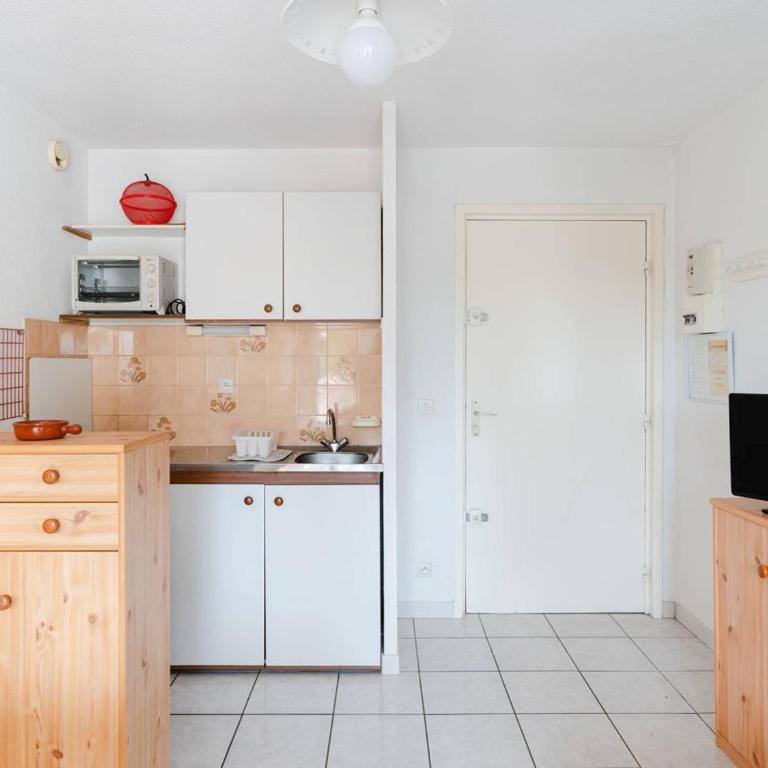 Appartement à Gruissan avec Piscine - 4 Pers. - FR-1-409A-8 - Apartment - 3