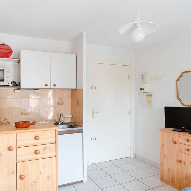 Appartement à Gruissan avec Piscine - 4 Pers. - FR-1-409A-8 - Apartment - 6