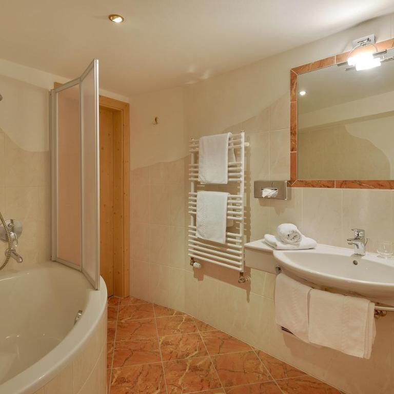 Hotel Glockenstuhl - Comfort Doppelzimmer mit Balkon - 4