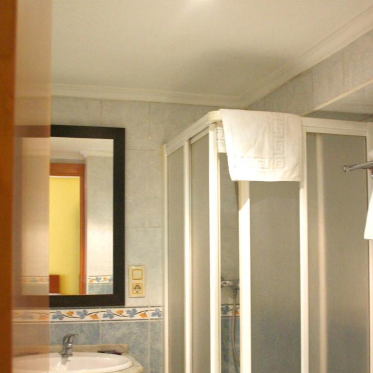 Hostal Álvarez - Habitación Doble - 2 camas - 2