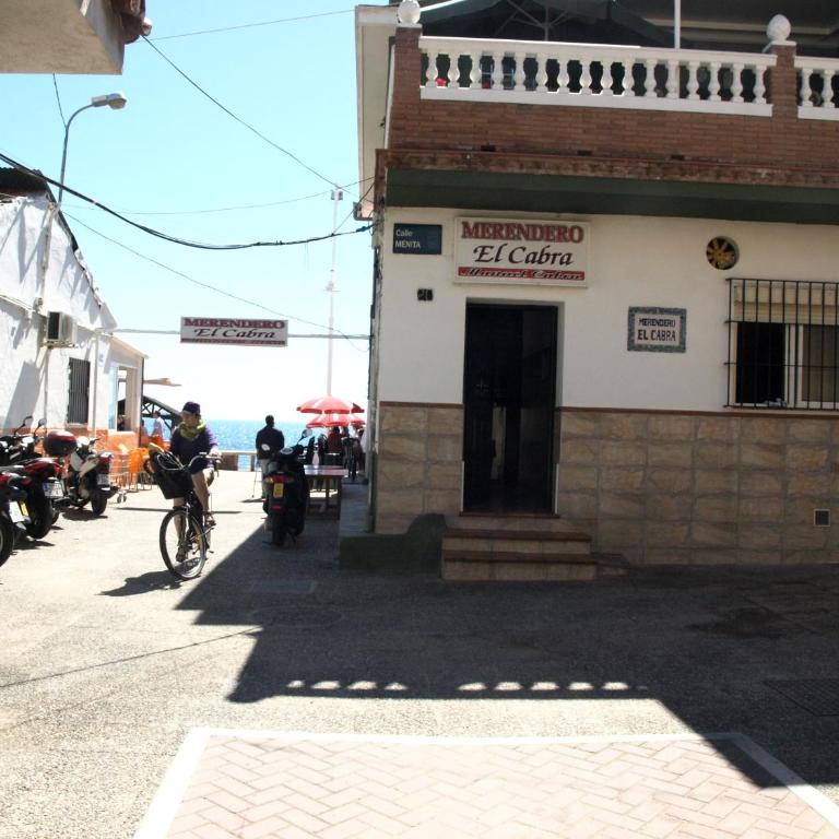 MalagaOnBeach 1 - Two bedrooms - up to 3 people - 20 meters beach - Apartment - Ground Floor - 52