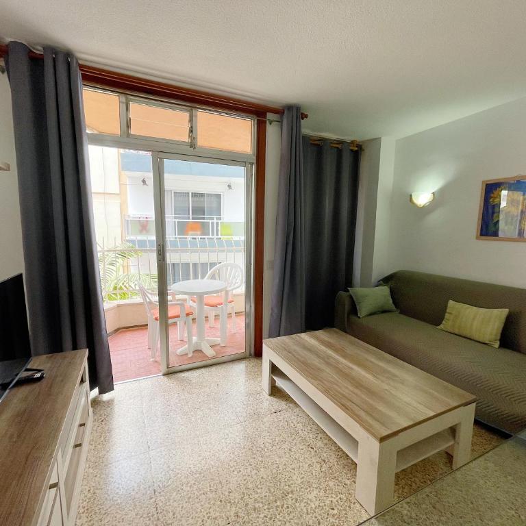 Edificio Playa - Apartamento con balcón - 2
