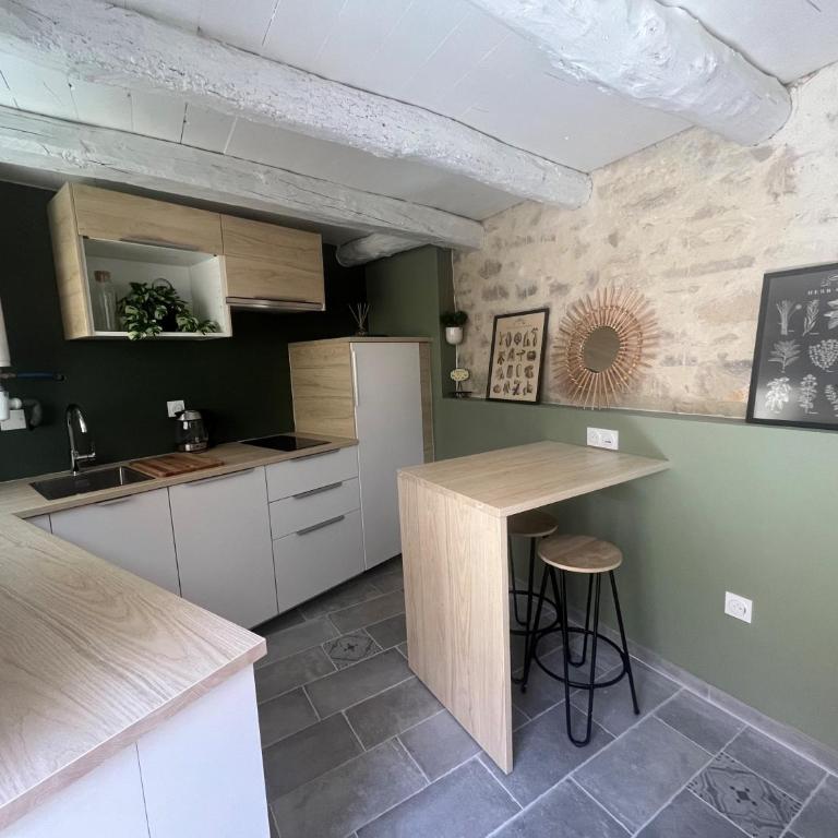 Le Duplex studio centre de Nîmes avec Clim - Apartment mit 1 Schlafzimmer - 1
