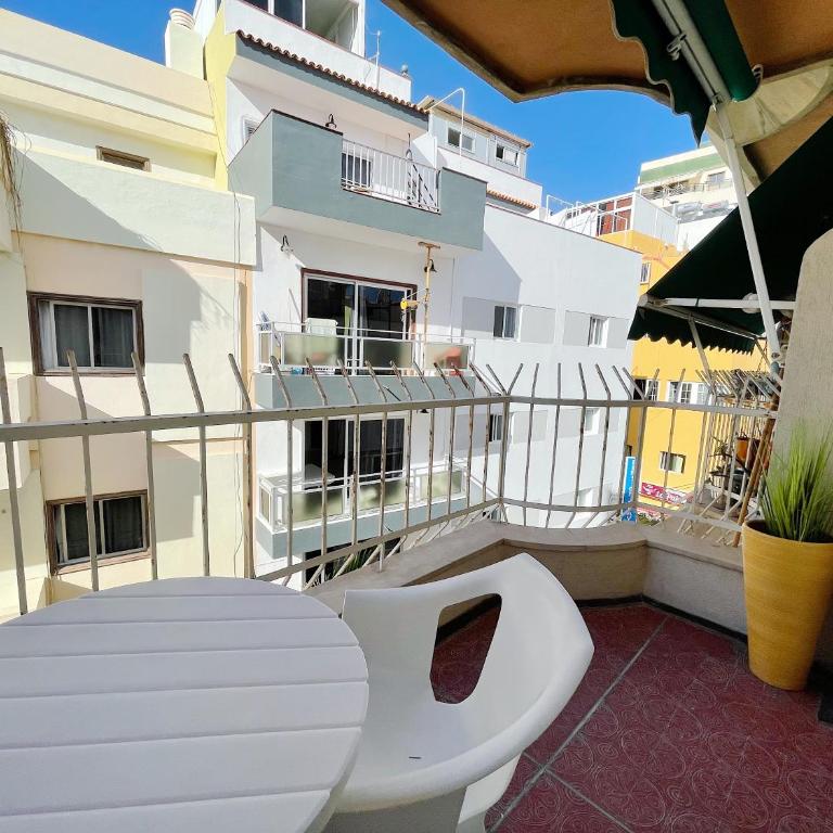 Edificio Playa - Apartamento con terraza - 1