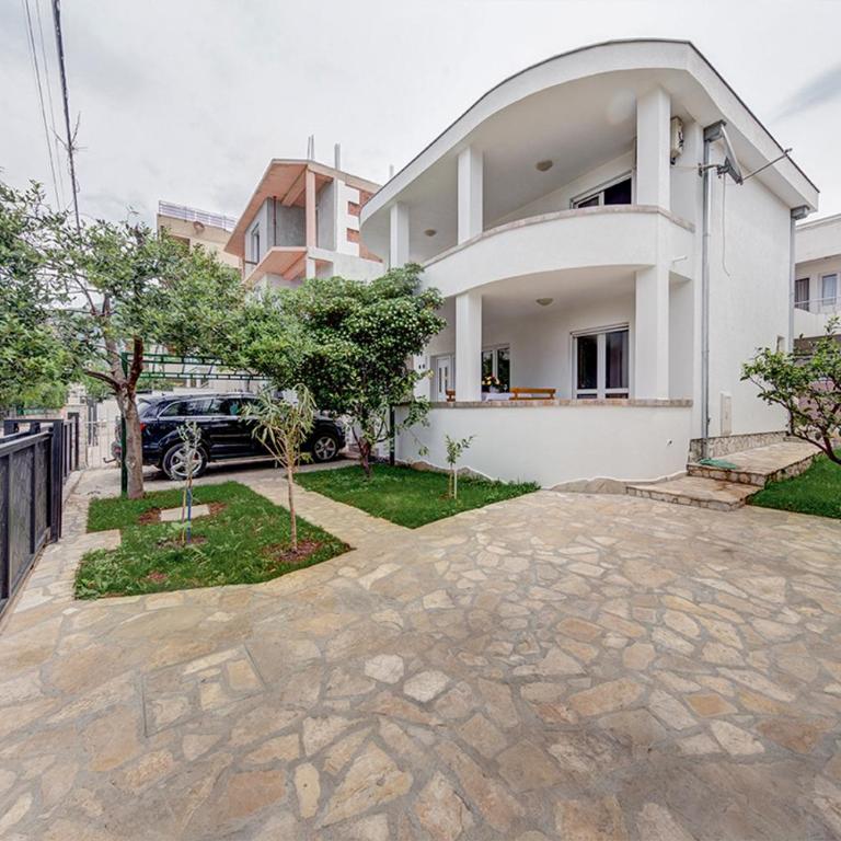 Holiday Home Adria - Vila - 1