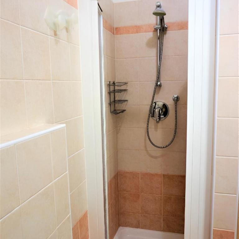 1Dest - Waterfall & Pool with Garden - Appartamento con 1 Camera da Letto e con Giardino - 10