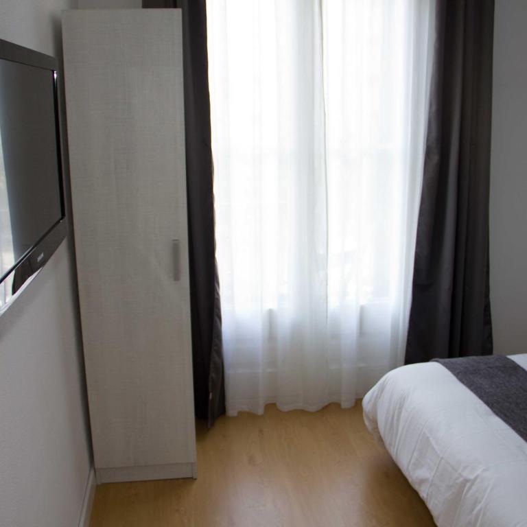 Hostalin Barcelona Diputacion - Habitación Doble con balcón - 2 camas - 2