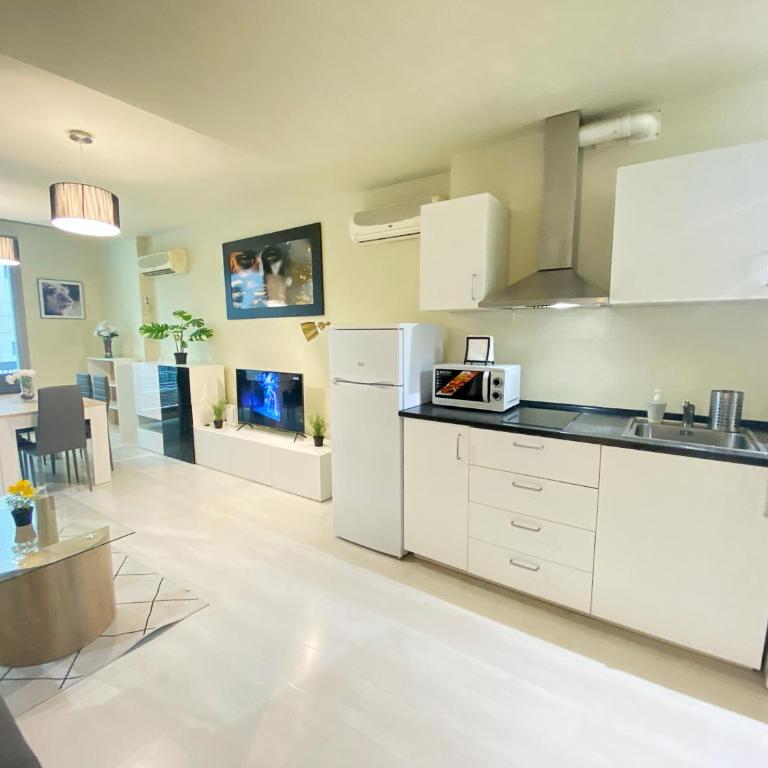 Madrid Norte II Seasonal Living - Dúplex de 3 dormitorios con balcón - 2