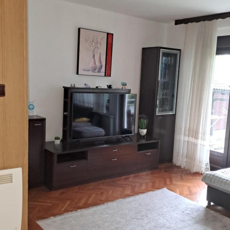 Villa Behić - Four-Bedroom House - 32