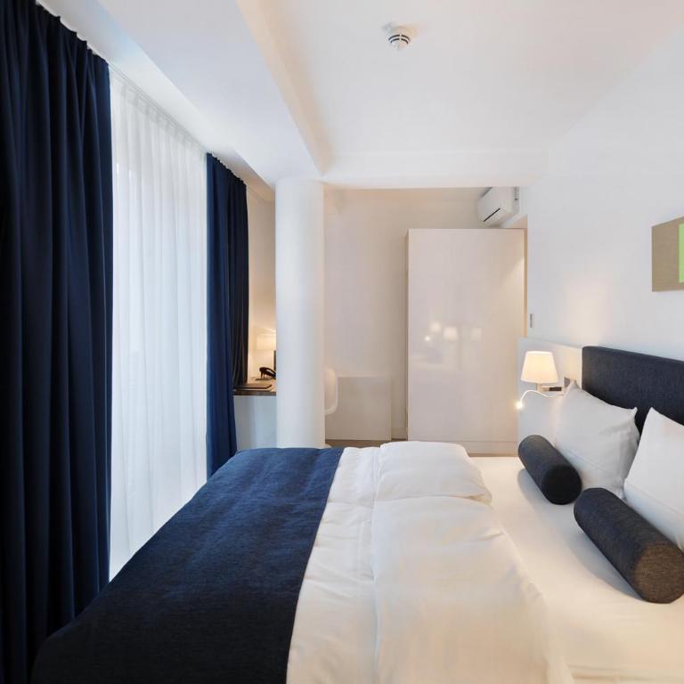 Bayer 89 Vi Vadi Hotel - Family Room - 10