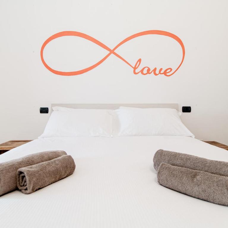 Love Urban Loft by "The House Of Travelers" - One-Bedroom Apartment - 11