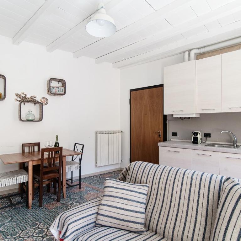 Love Urban Loft by "The House Of Travelers" - One-Bedroom Apartment - 22
